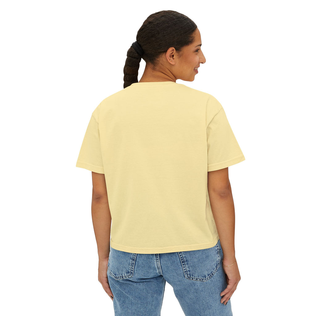 Women's Boxy Tee with Minimalist “Amour Toujours” Script
