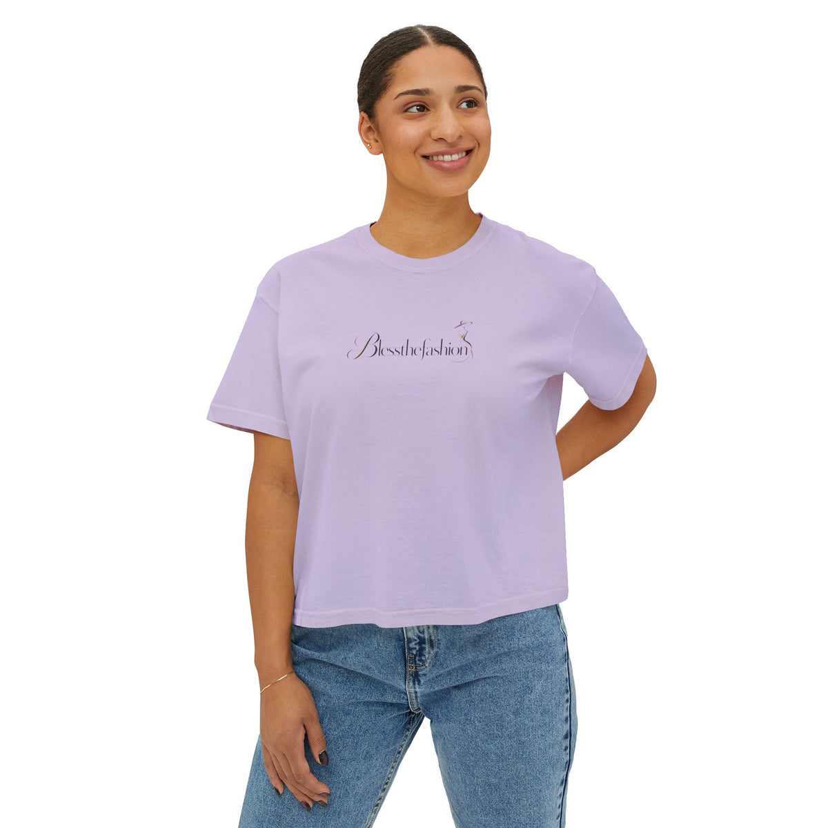 Women's Boxy Tee with Minimalist “Amour Toujours” Script