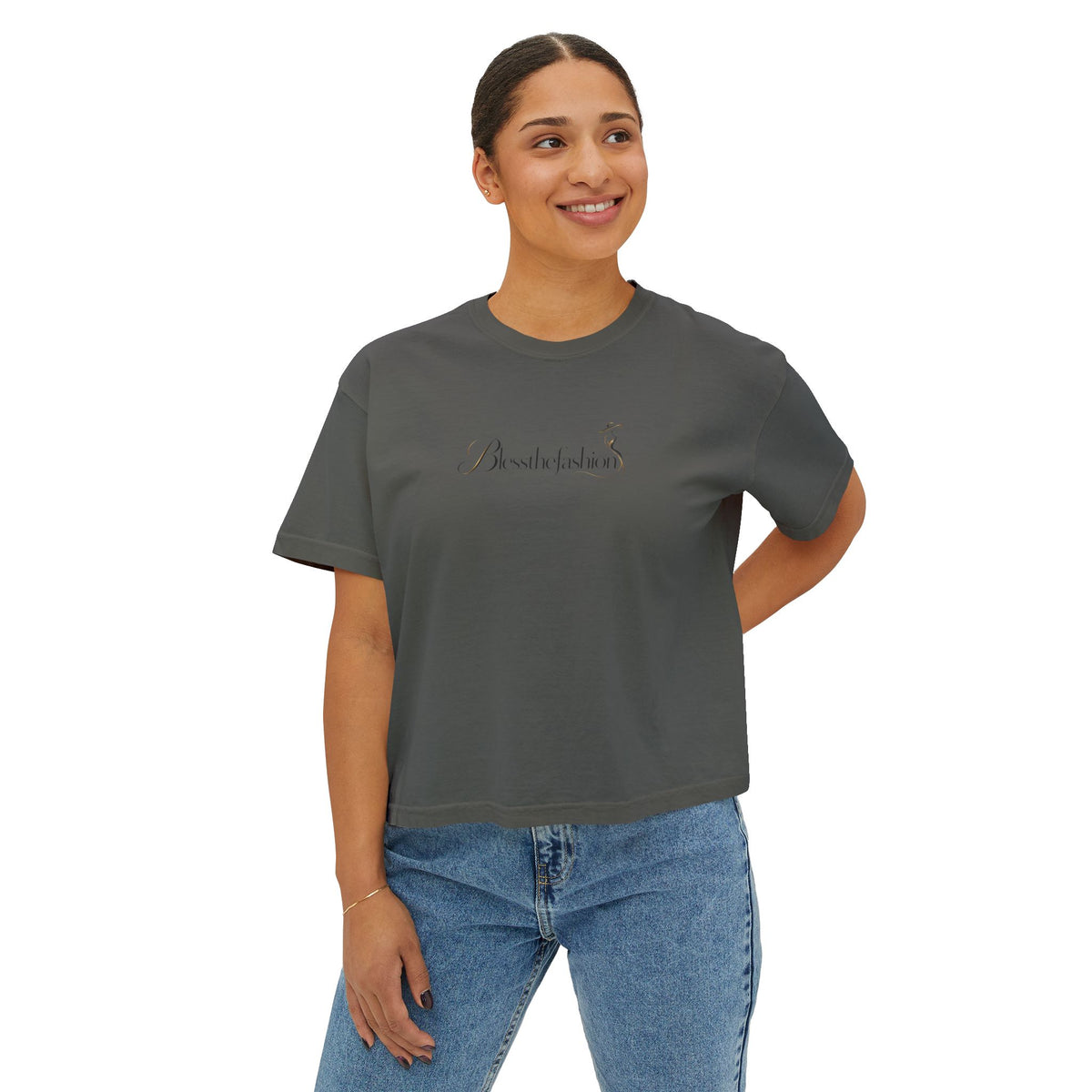 Women's Boxy Tee with Minimalist “Amour Toujours” Script