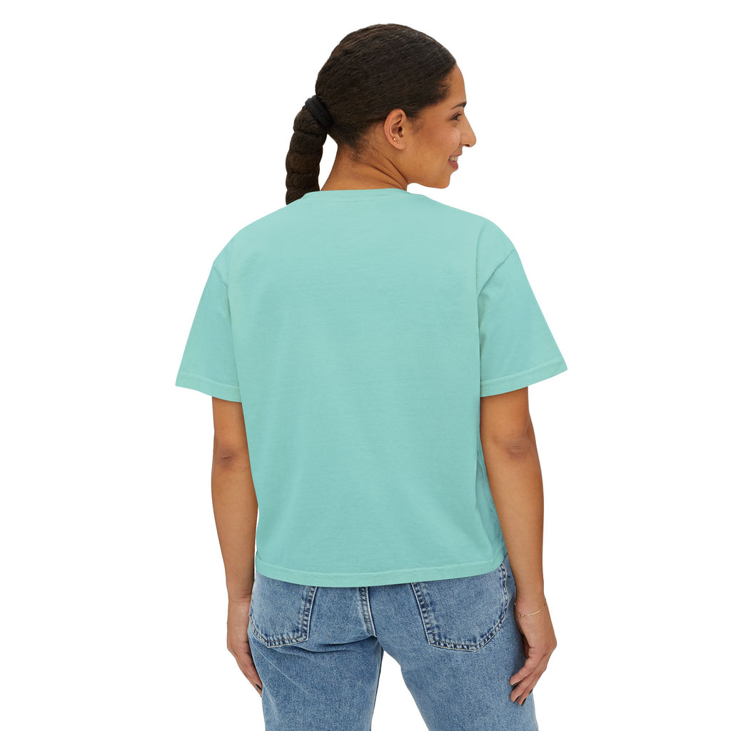 Women's Boxy Tee with Minimalist “Amour Toujours” Script