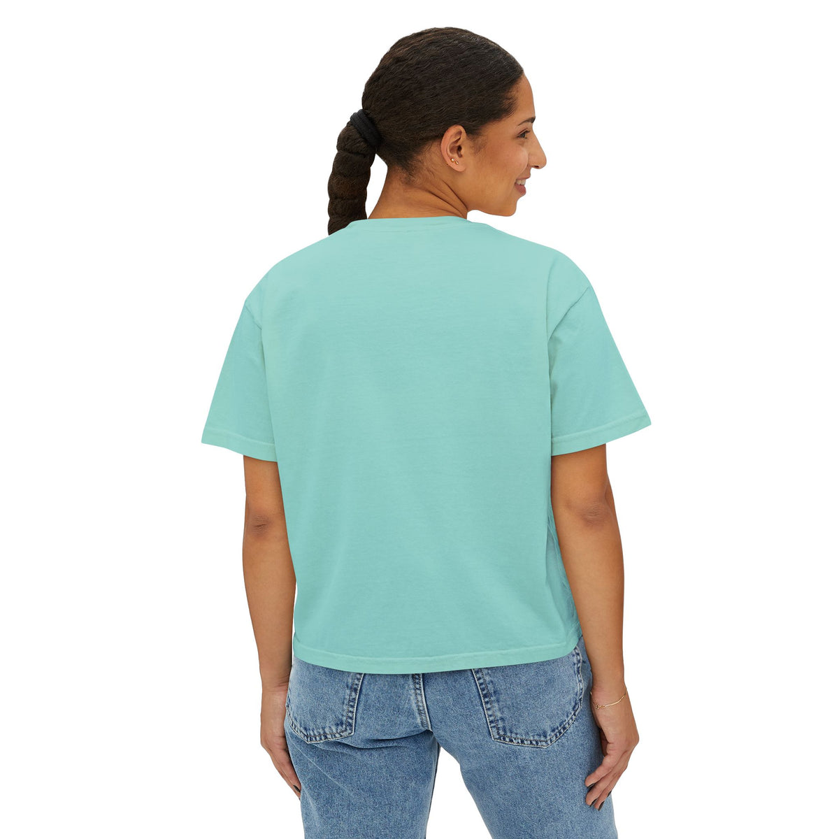 Women's Boxy Tee with Minimalist “Amour Toujours” Script